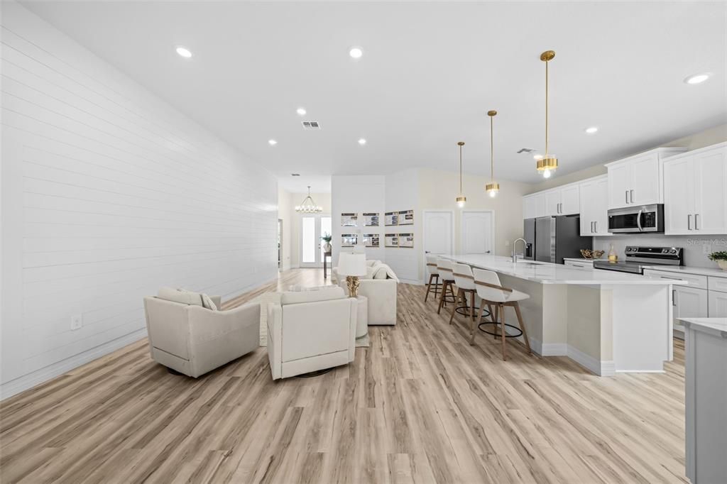 For Sale: $415,000 (4 beds, 3 baths, 1952 Square Feet)