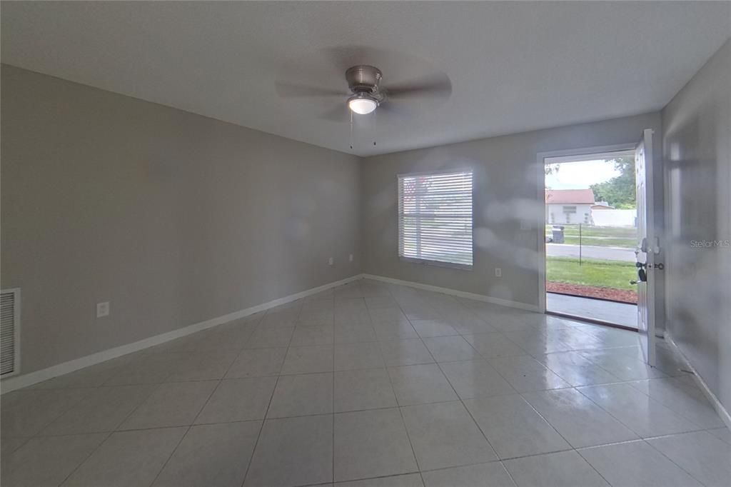 For Rent: $2,549 (3 beds, 2 baths, 1080 Square Feet)