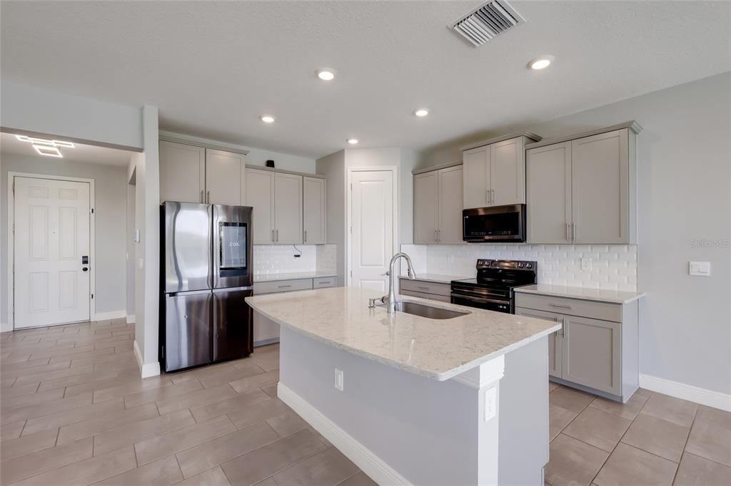 For Sale: $635,900 (4 beds, 3 baths, 2756 Square Feet)