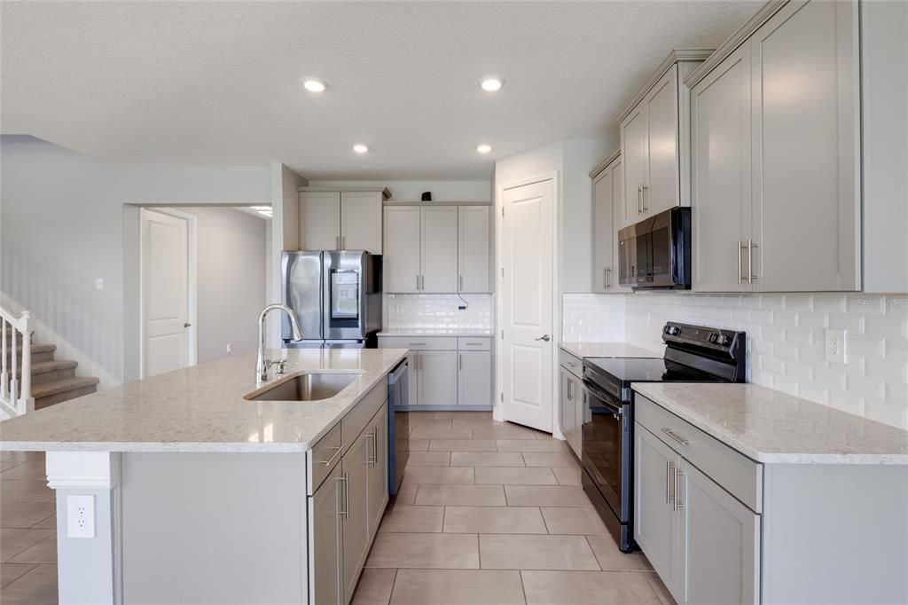 For Sale: $635,900 (4 beds, 3 baths, 2756 Square Feet)