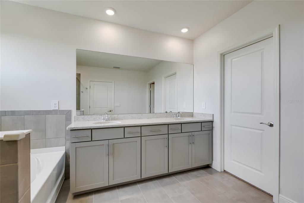For Sale: $635,900 (4 beds, 3 baths, 2756 Square Feet)