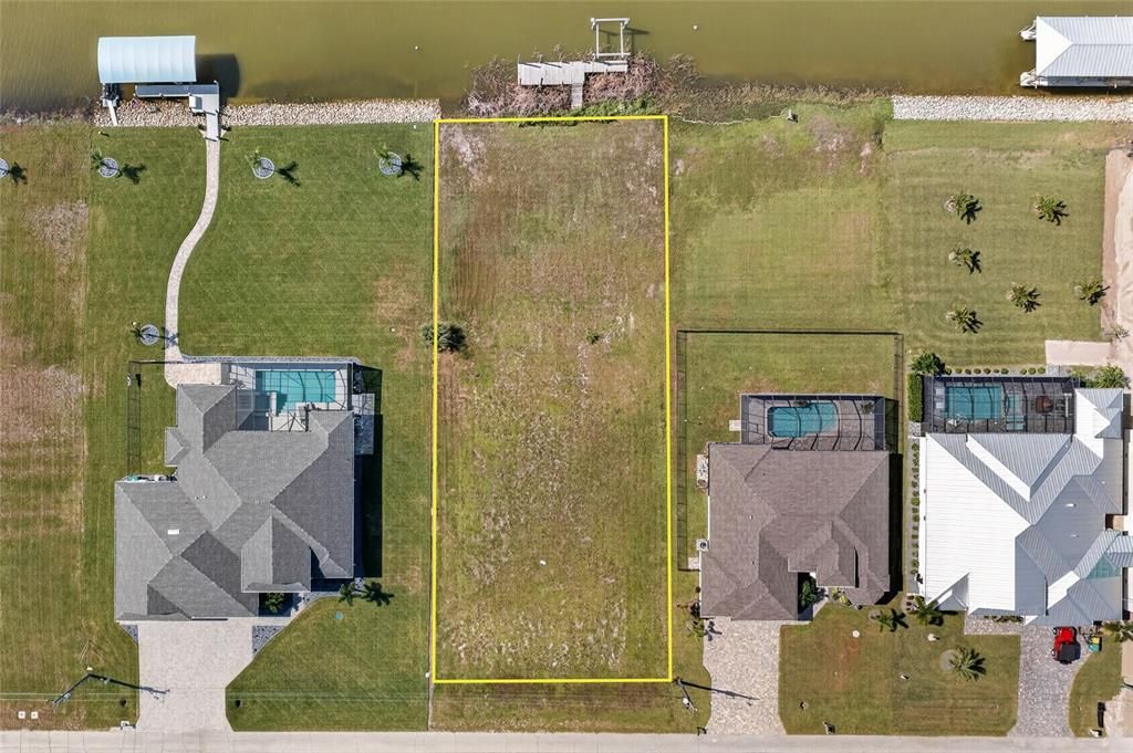 На продажу: $227,000 (0.26 acres)