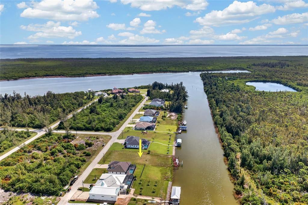 На продажу: $227,000 (0.26 acres)