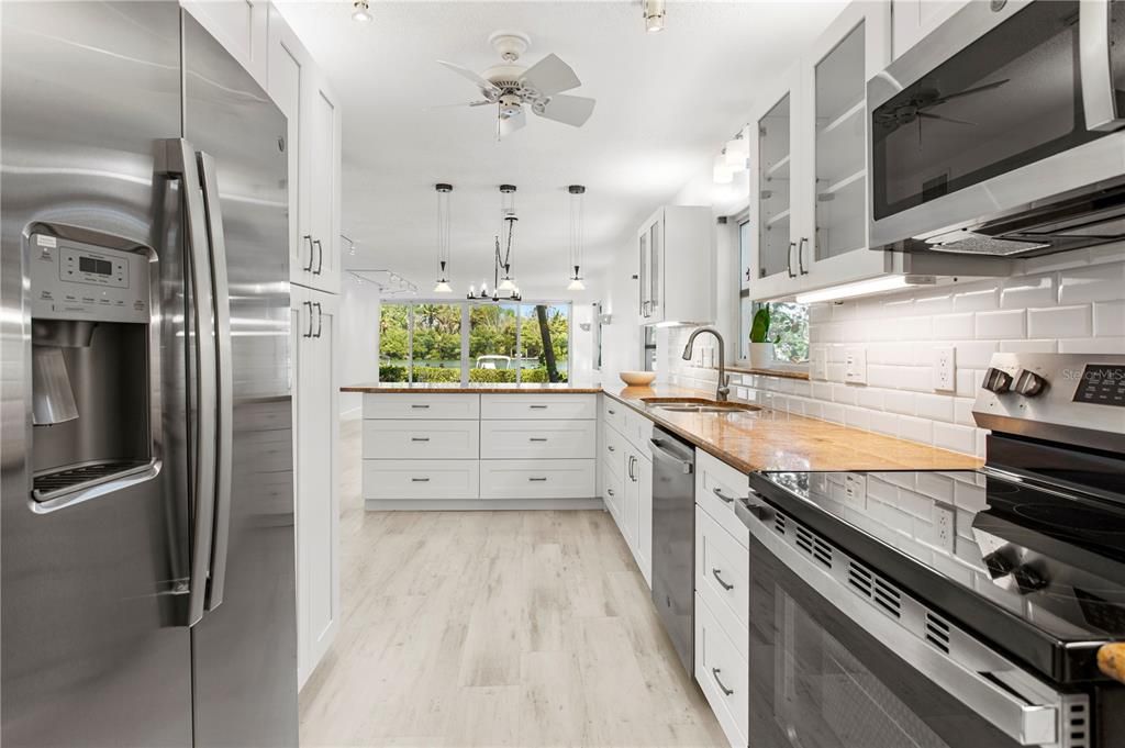 For Rent: $4,500 (2 beds, 2 baths, 1449 Square Feet)