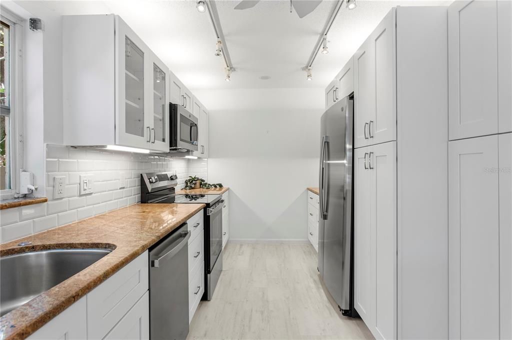 For Rent: $4,500 (2 beds, 2 baths, 1449 Square Feet)