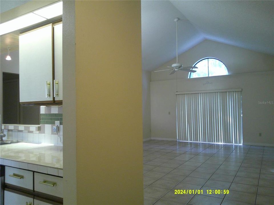 В аренду: $2,200 (3 спален, 2 ванн, 1463 Квадратных фут)