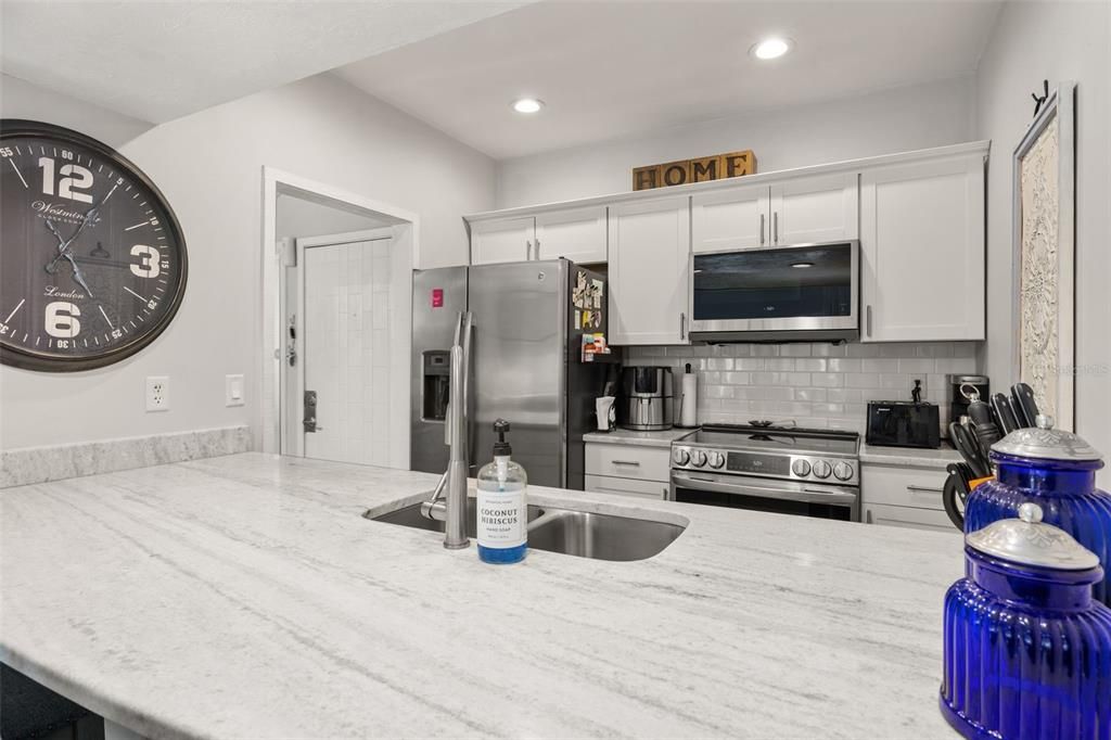 For Sale: $150,000 (2 beds, 2 baths, 1123 Square Feet)