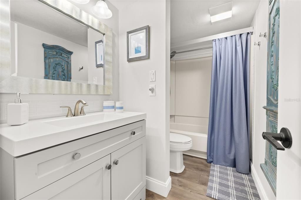 For Sale: $150,000 (2 beds, 2 baths, 1123 Square Feet)