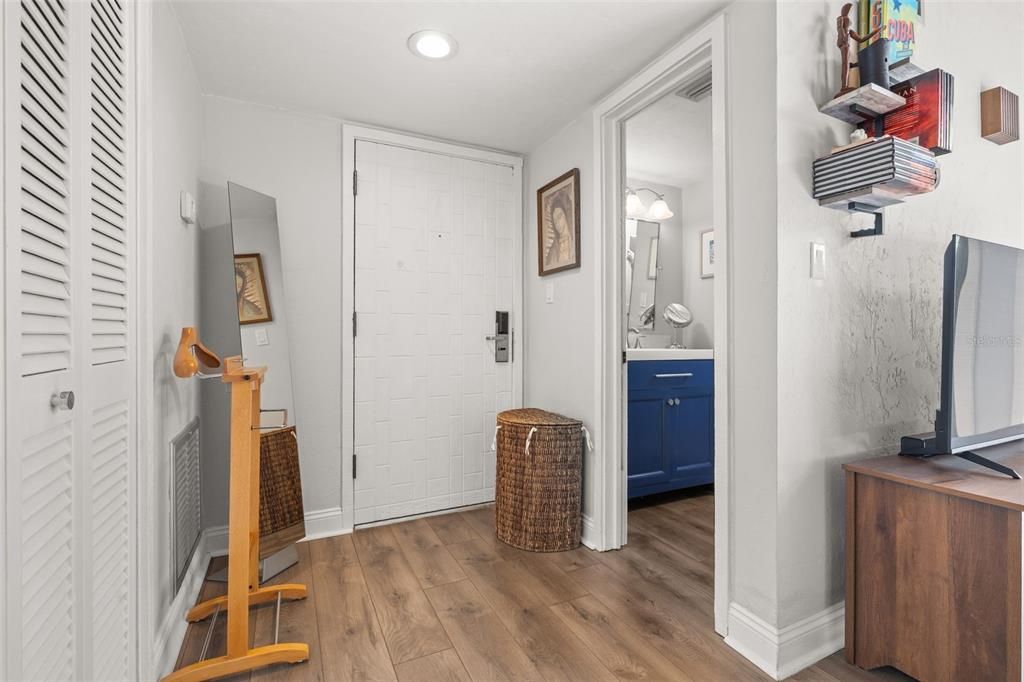 For Sale: $150,000 (2 beds, 2 baths, 1123 Square Feet)