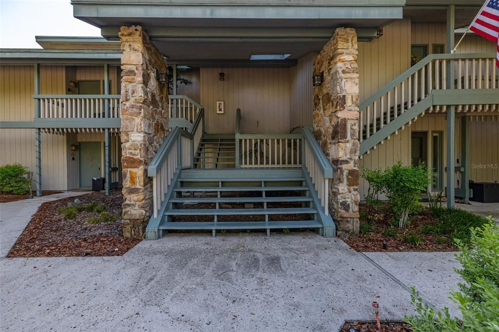 For Sale: $150,000 (2 beds, 2 baths, 1123 Square Feet)