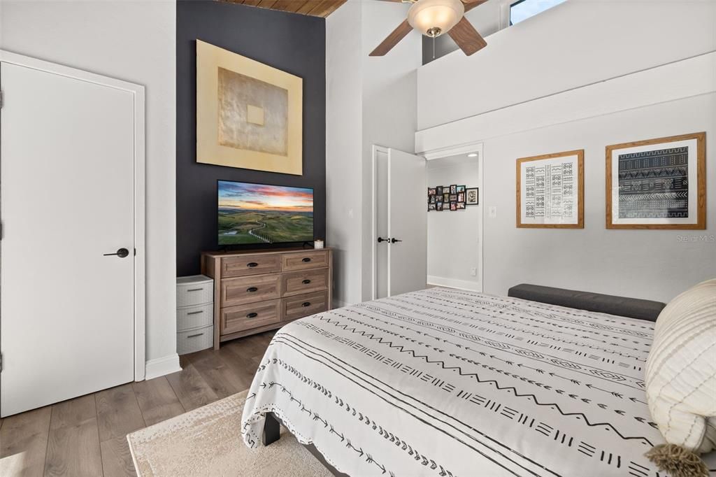 For Sale: $150,000 (2 beds, 2 baths, 1123 Square Feet)