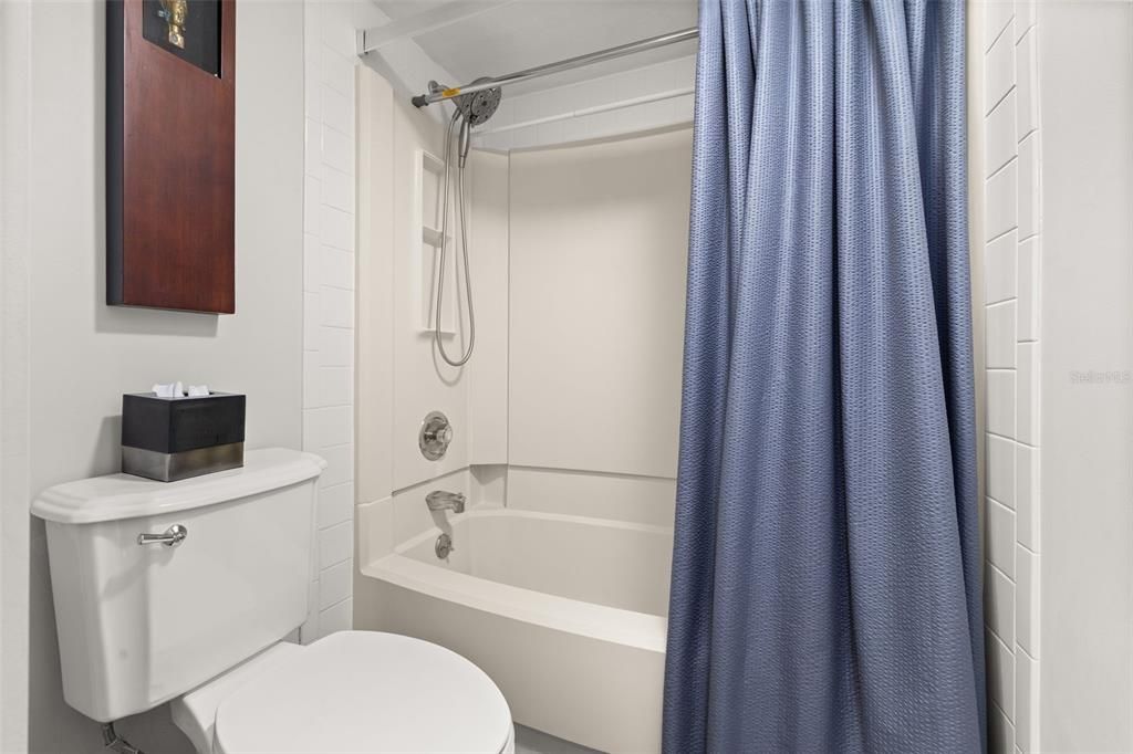For Sale: $150,000 (2 beds, 2 baths, 1123 Square Feet)