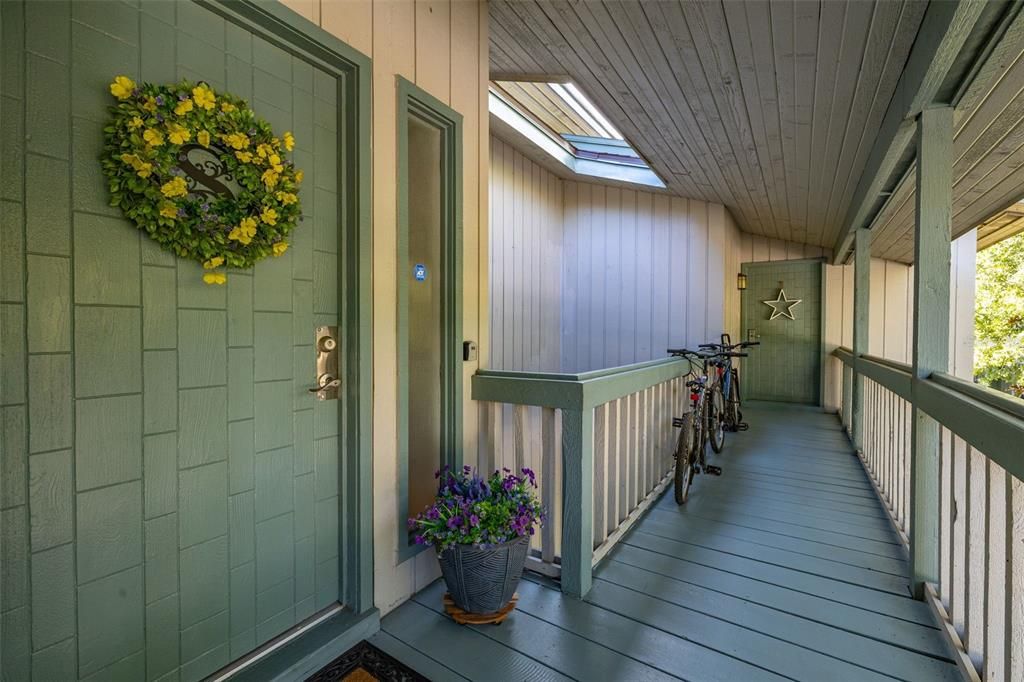 For Sale: $150,000 (2 beds, 2 baths, 1123 Square Feet)