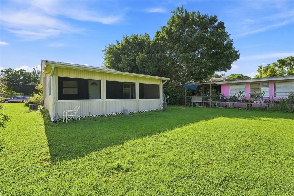 For Sale: $100,000 (2 beds, 1 baths, 949 Square Feet)