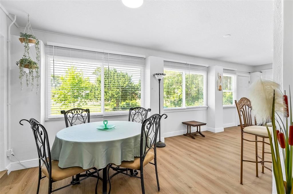 For Sale: $279,000 (2 beds, 2 baths, 1476 Square Feet)