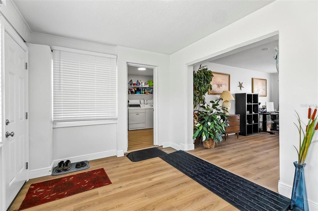 For Sale: $279,000 (2 beds, 2 baths, 1476 Square Feet)