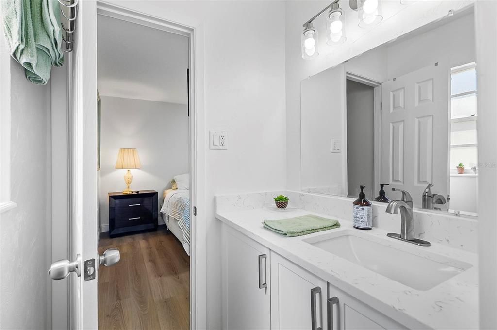 For Sale: $279,000 (2 beds, 2 baths, 1476 Square Feet)