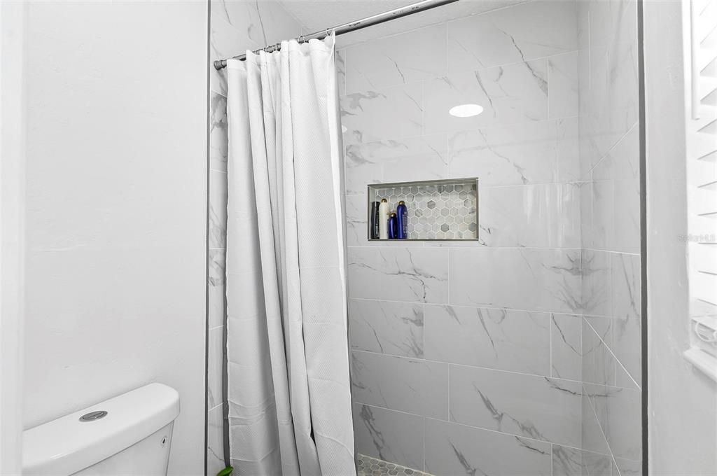 For Sale: $279,000 (2 beds, 2 baths, 1476 Square Feet)