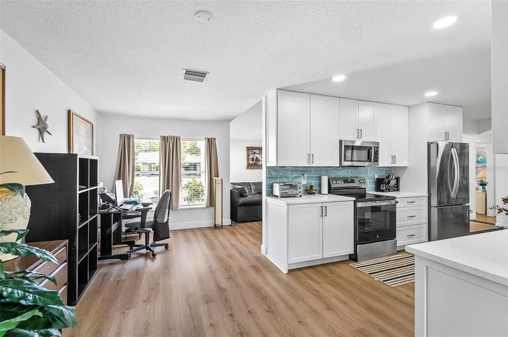 For Sale: $279,000 (2 beds, 2 baths, 1476 Square Feet)