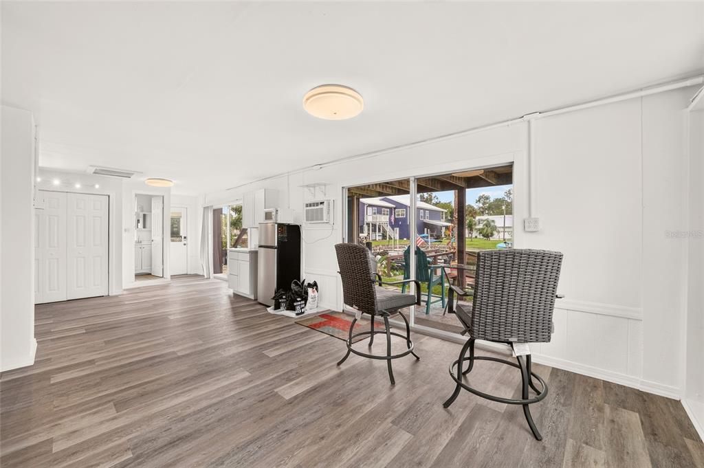 En Venta: $1,199,990 (4 camas, 3 baños, 2110 Pies cuadrados)