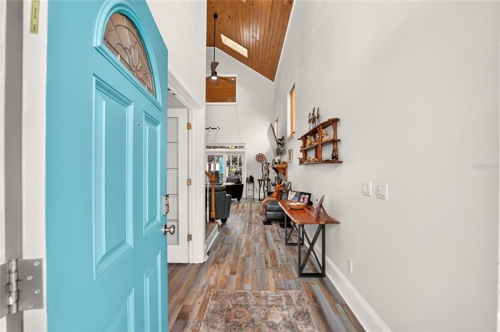 En Venta: $1,199,990 (4 camas, 3 baños, 2110 Pies cuadrados)