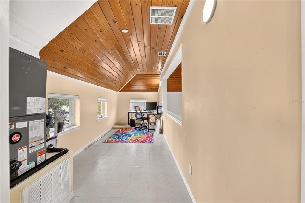 En Venta: $1,199,990 (4 camas, 3 baños, 2110 Pies cuadrados)