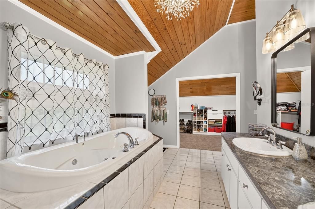 En Venta: $1,199,990 (4 camas, 3 baños, 2110 Pies cuadrados)