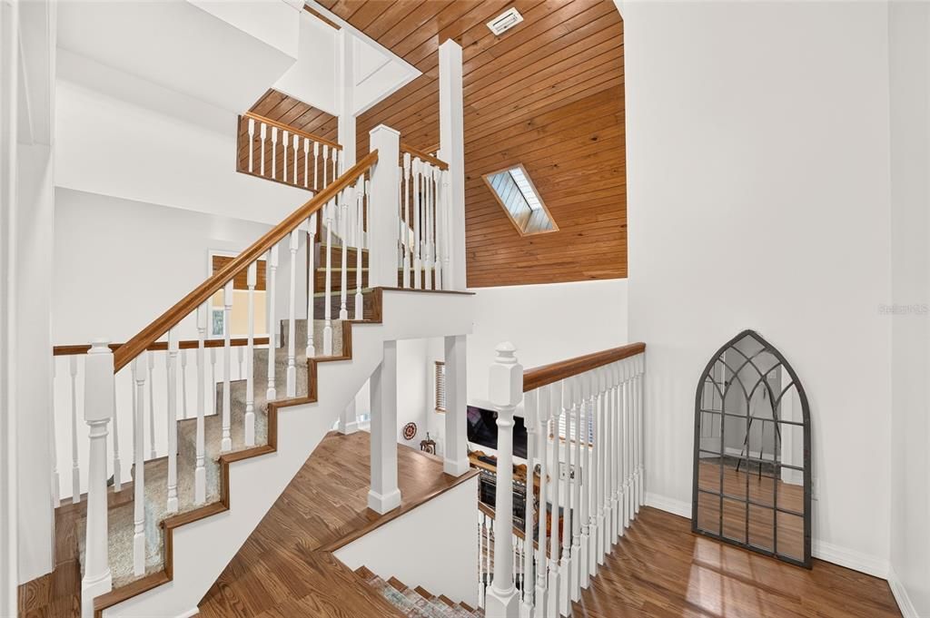 En Venta: $1,199,990 (4 camas, 3 baños, 2110 Pies cuadrados)