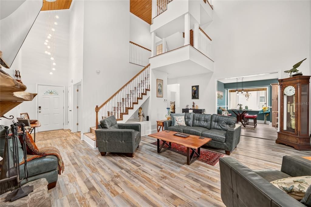 En Venta: $1,199,990 (4 camas, 3 baños, 2110 Pies cuadrados)