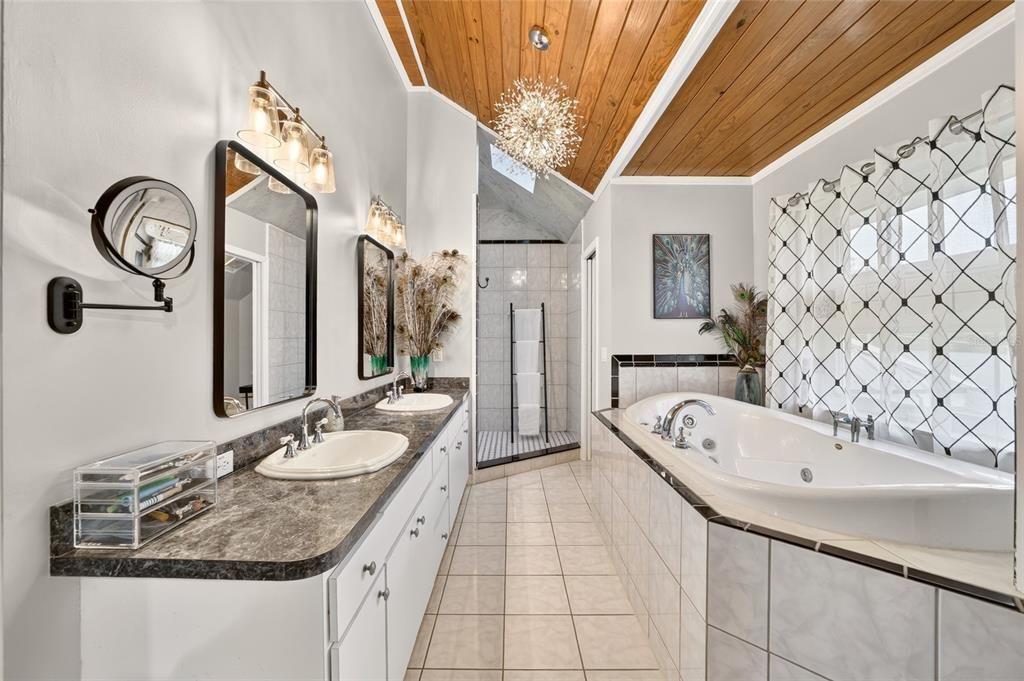 En Venta: $1,199,990 (4 camas, 3 baños, 2110 Pies cuadrados)