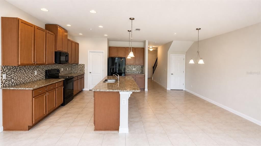 For Sale: $359,000 (3 beds, 2 baths, 1872 Square Feet)