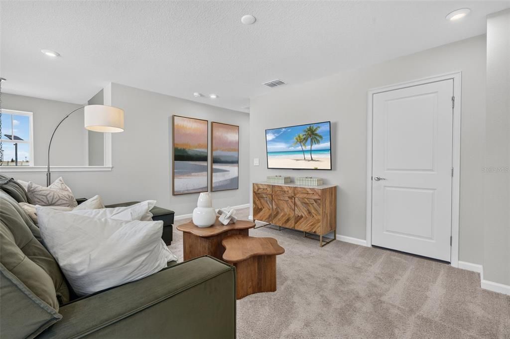 For Sale: $406,075 (3 beds, 2 baths, 2007 Square Feet)
