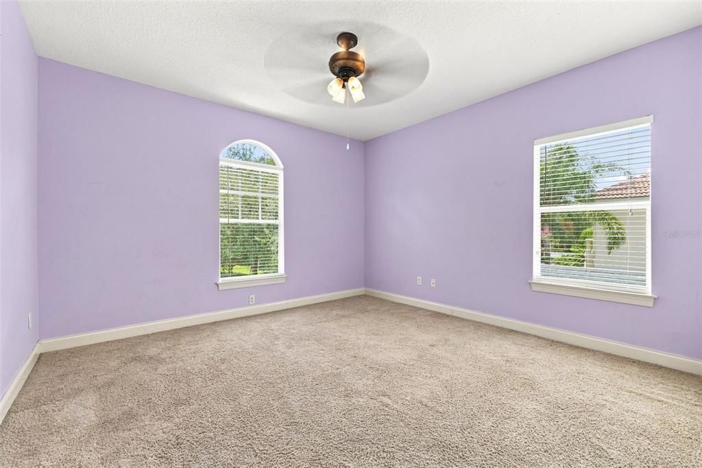 For Sale: $499,000 (4 beds, 3 baths, 3704 Square Feet)