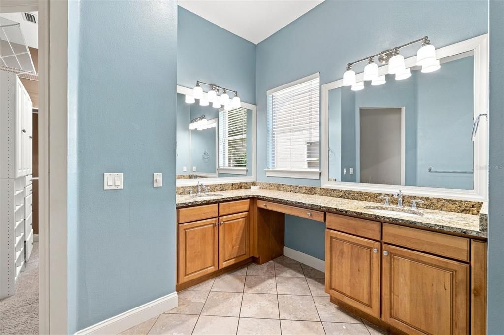 For Sale: $499,000 (4 beds, 3 baths, 3704 Square Feet)