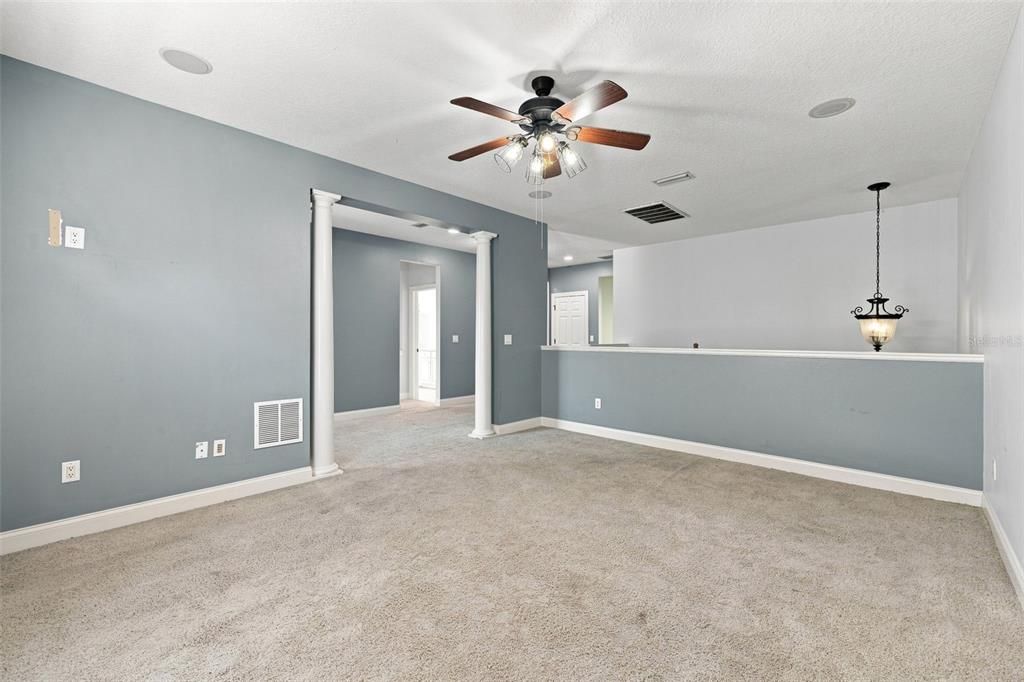 For Sale: $499,000 (4 beds, 3 baths, 3704 Square Feet)