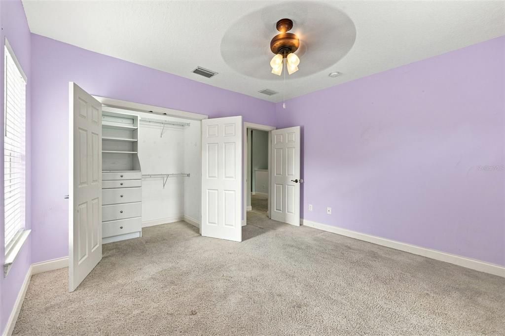 For Sale: $499,000 (4 beds, 3 baths, 3704 Square Feet)