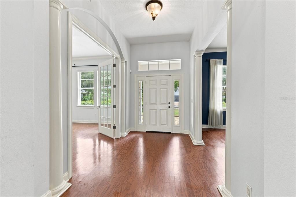 For Sale: $499,000 (4 beds, 3 baths, 3704 Square Feet)