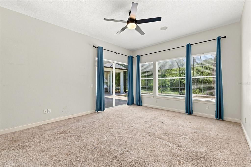 For Sale: $499,000 (4 beds, 3 baths, 3704 Square Feet)