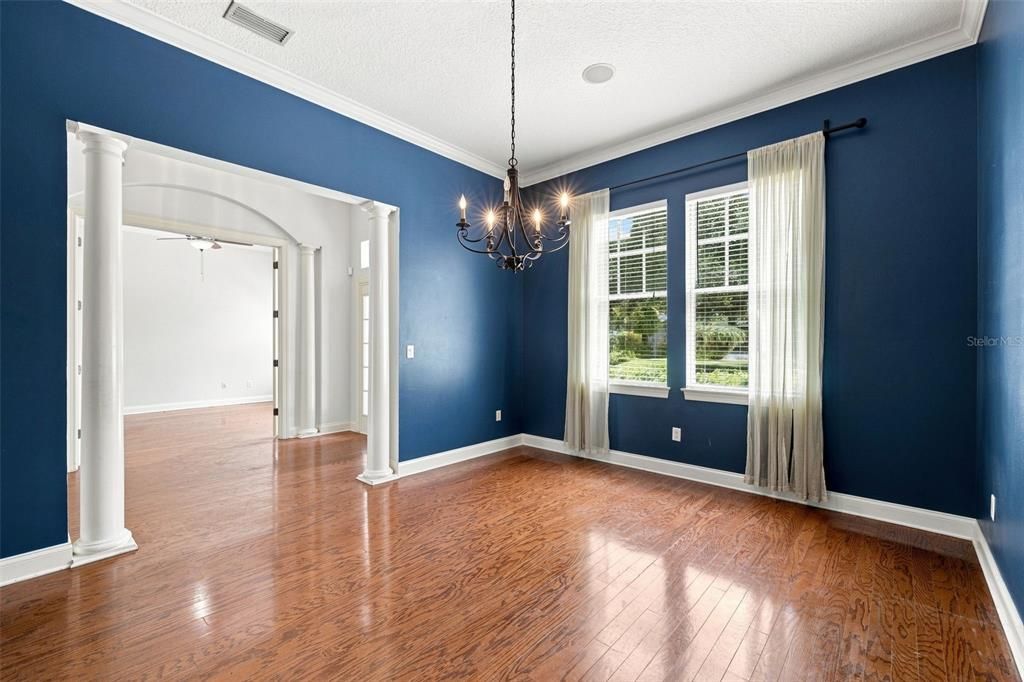 For Sale: $499,000 (4 beds, 3 baths, 3704 Square Feet)