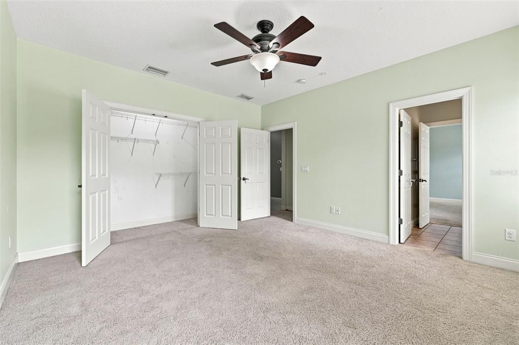 For Sale: $499,000 (4 beds, 3 baths, 3704 Square Feet)