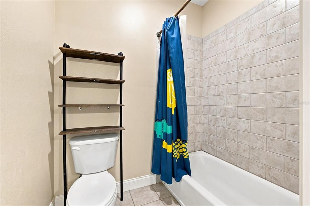 For Sale: $499,000 (4 beds, 3 baths, 3704 Square Feet)