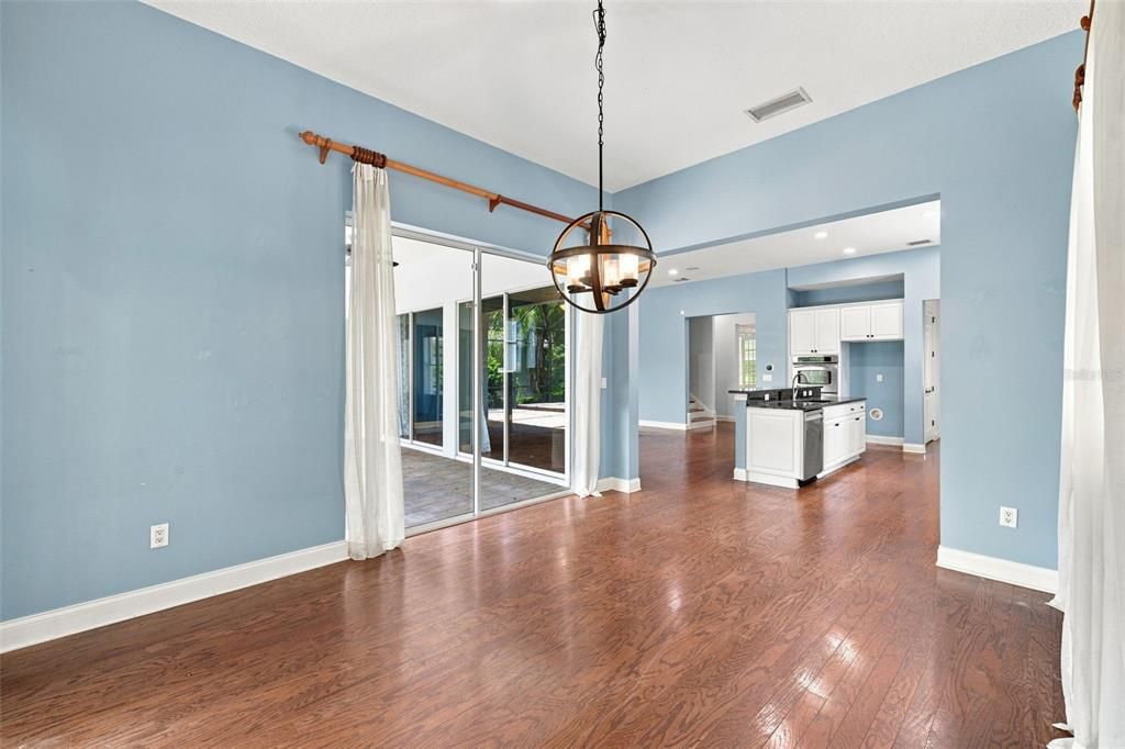 For Sale: $499,000 (4 beds, 3 baths, 3704 Square Feet)
