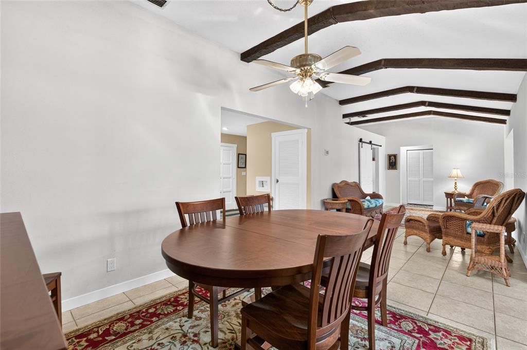 En Venta: $275,000 (2 camas, 2 baños, 1548 Pies cuadrados)