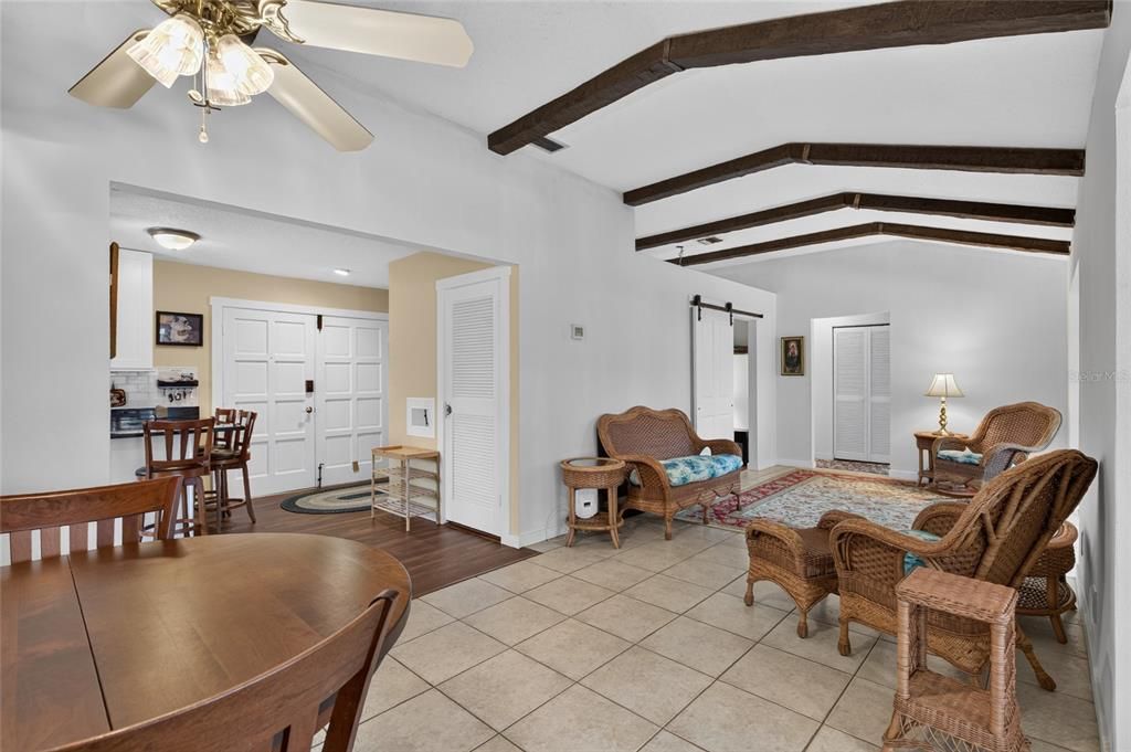 En Venta: $275,000 (2 camas, 2 baños, 1548 Pies cuadrados)
