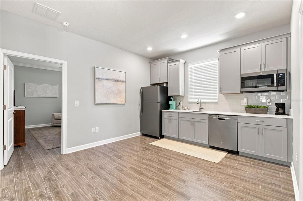 For Sale: $849,900 (6 beds, 4 baths, 3867 Square Feet)