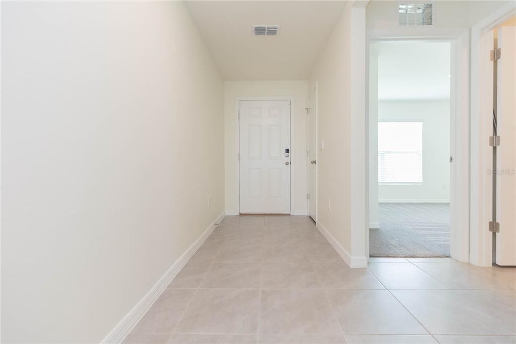 Activo con contrato: $280,000 (4 camas, 2 baños, 1827 Pies cuadrados)