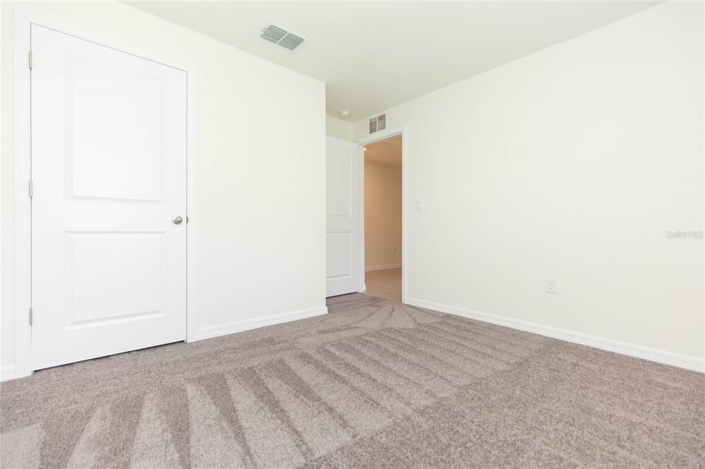 Activo con contrato: $280,000 (4 camas, 2 baños, 1827 Pies cuadrados)