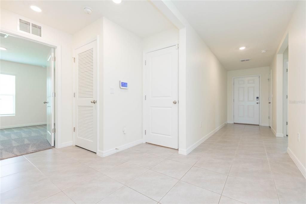 Activo con contrato: $280,000 (4 camas, 2 baños, 1827 Pies cuadrados)