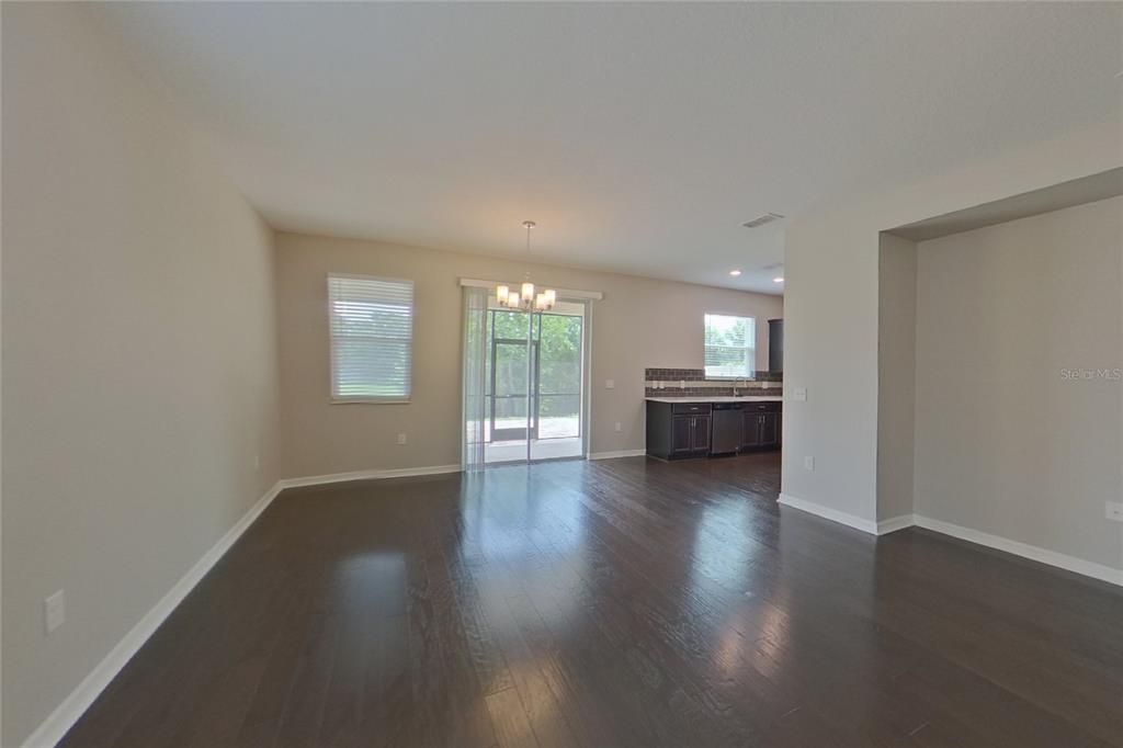 For Rent: $2,399 (4 beds, 3 baths, 1846 Square Feet)