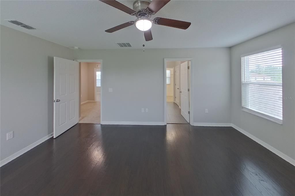 For Rent: $2,399 (4 beds, 3 baths, 1846 Square Feet)